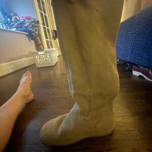Tan Suede Knee-High Fit flop boots